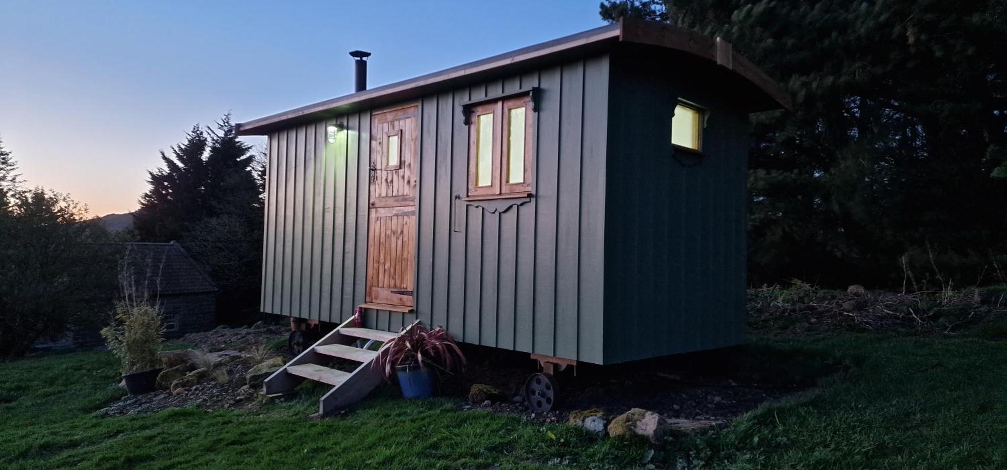 Wainstones Shepherd'S Hut Hotel Chop Gate Exterior photo