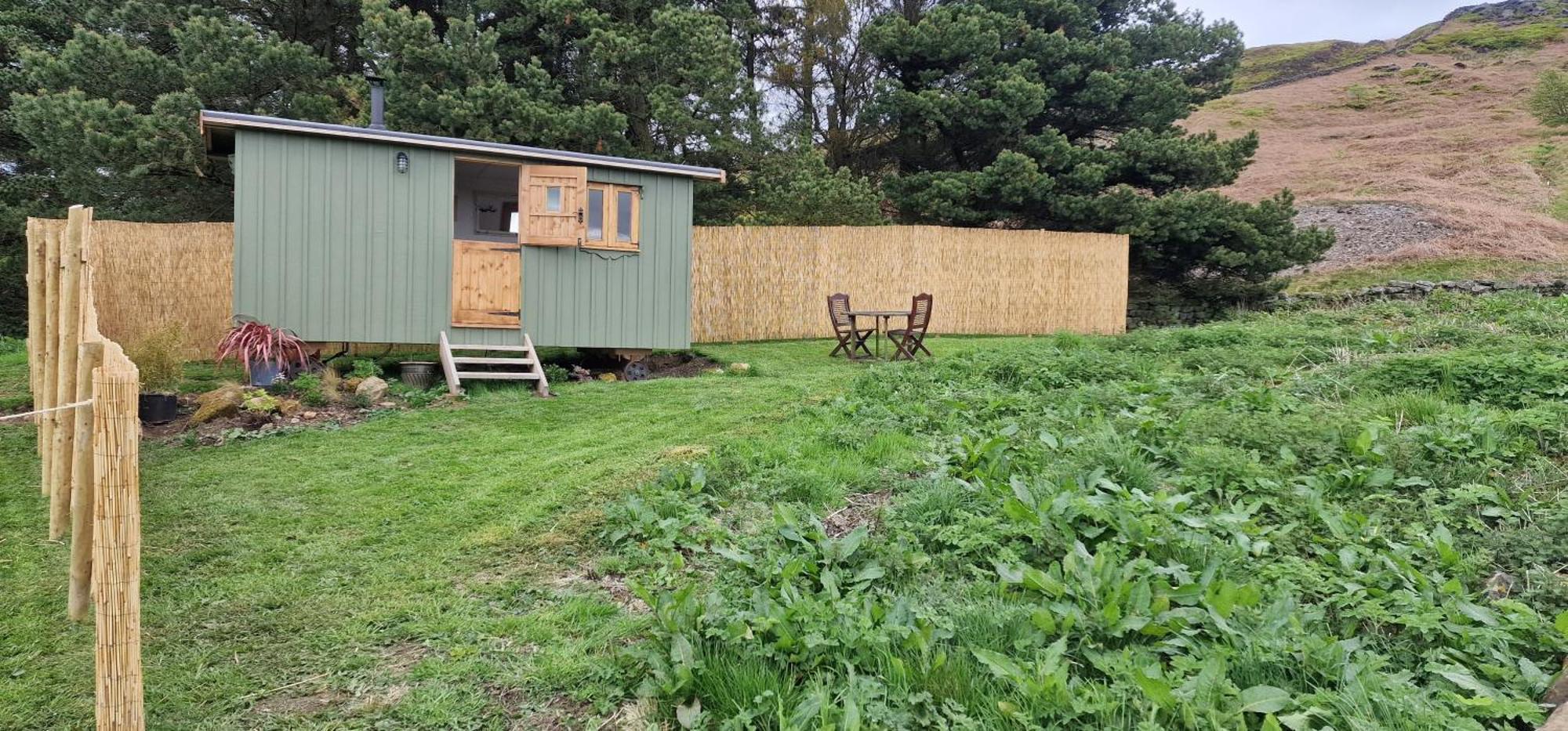 Wainstones Shepherd'S Hut Hotel Chop Gate Exterior photo