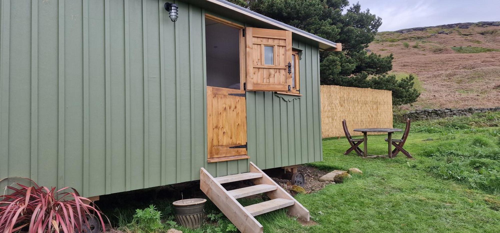 Wainstones Shepherd'S Hut Hotel Chop Gate Exterior photo